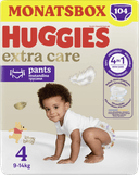 Huggies® Extra Care baby luierbroekjes, Maat 4 (9 tot 14 kg), 104 luiers met zachte elastische tailleband en Disney-designs, Maxi Pack
